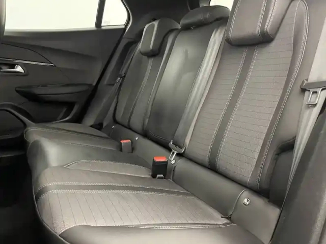 Peugeot 2008 puretech 130 s&amp;s bvm6 — photo 15