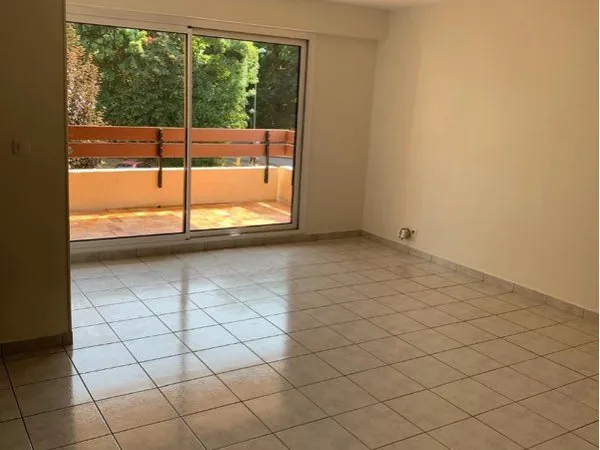 Location appartement T4 avec terrasse