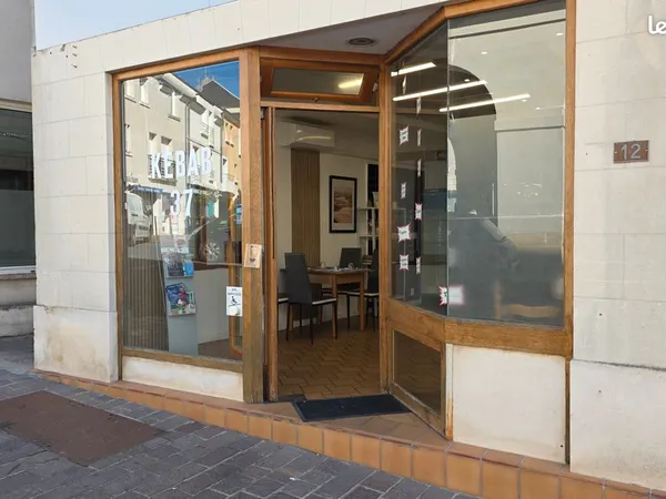 Bourgueil centre - Murs commerciaux loués, 55 m² - Rendement 9,2 %