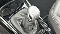 Peugeot 2008 1.2 PureTech 130ch Allure S&S — photo 14