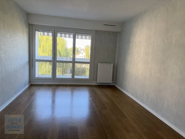 CHALON-SUR-SAONE - Appartement T3 avec Parking - Très belle