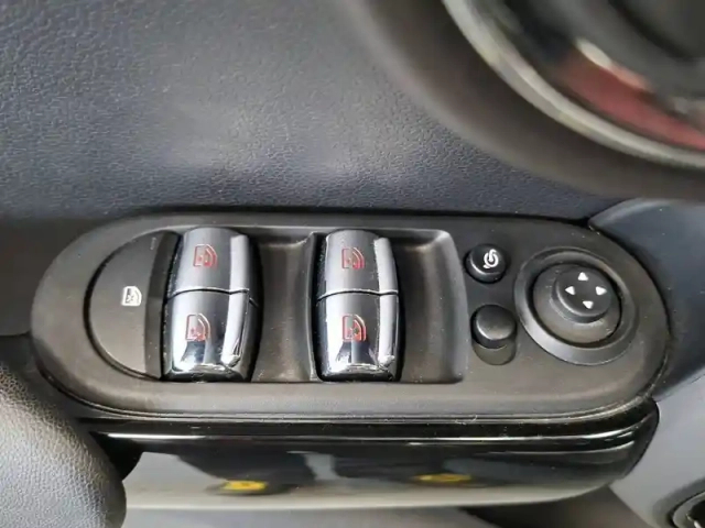 Mini Mini hatch 5 portes cooper 136 ch dkg7 — photo 16