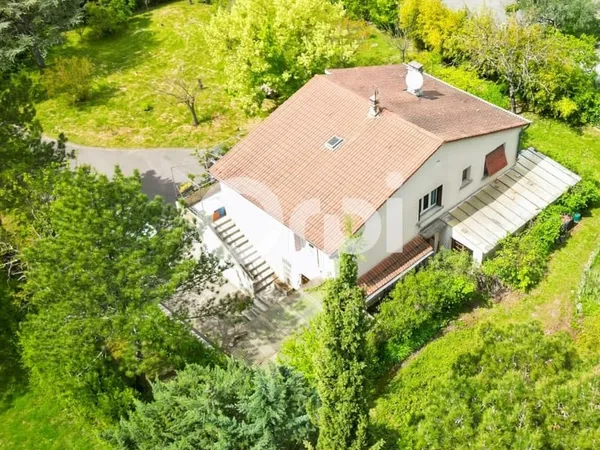 Maison avec 4 chambres et terrain de 4 247 m² à Ruoms