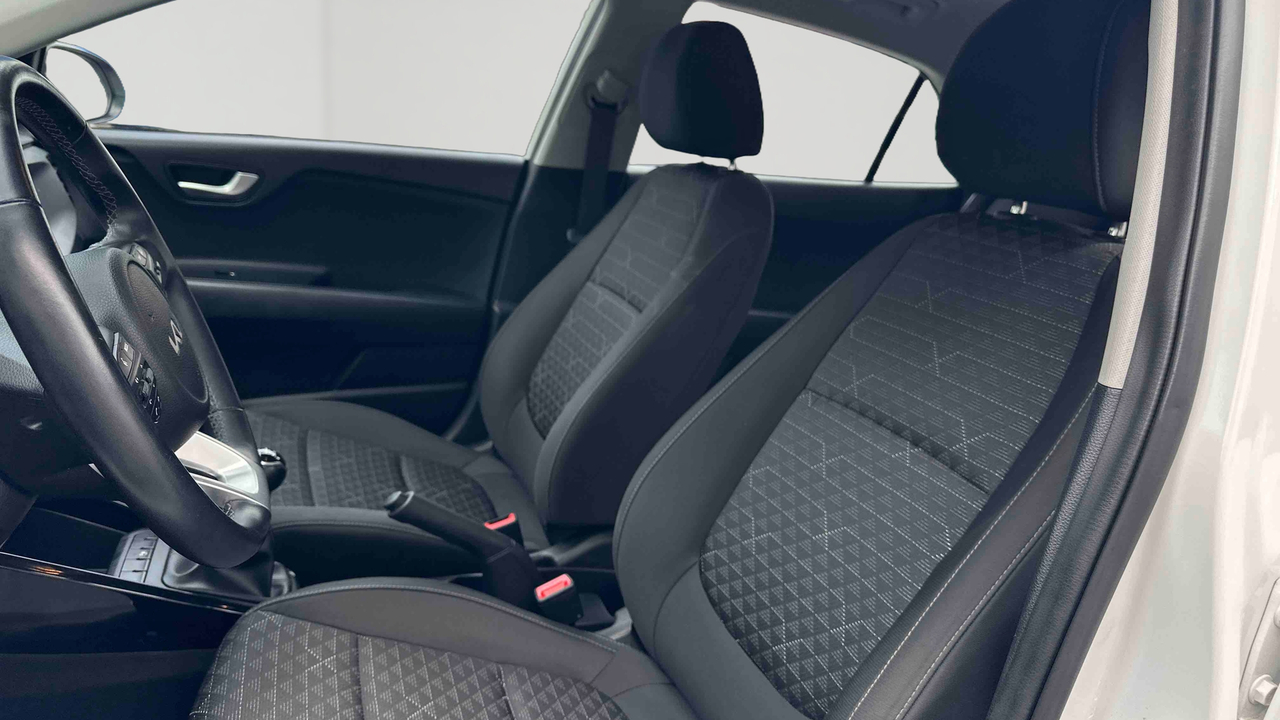 KIA Rio 1.2 DPi 84 ch BVM5 — photo 11