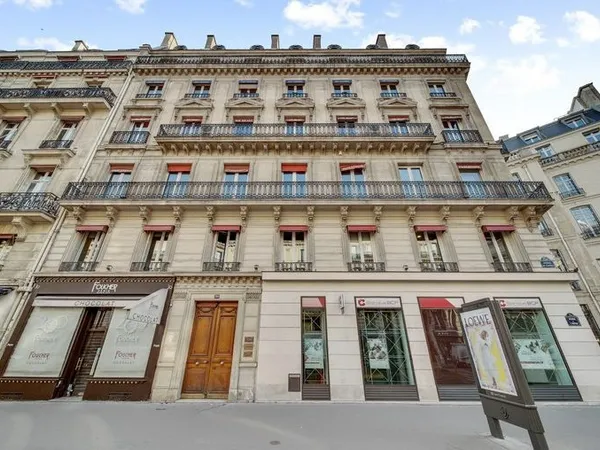 Local professionnel 238 m²