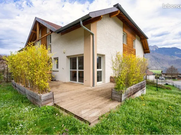 Location Lathuile T3 duplex + jardin terrasse