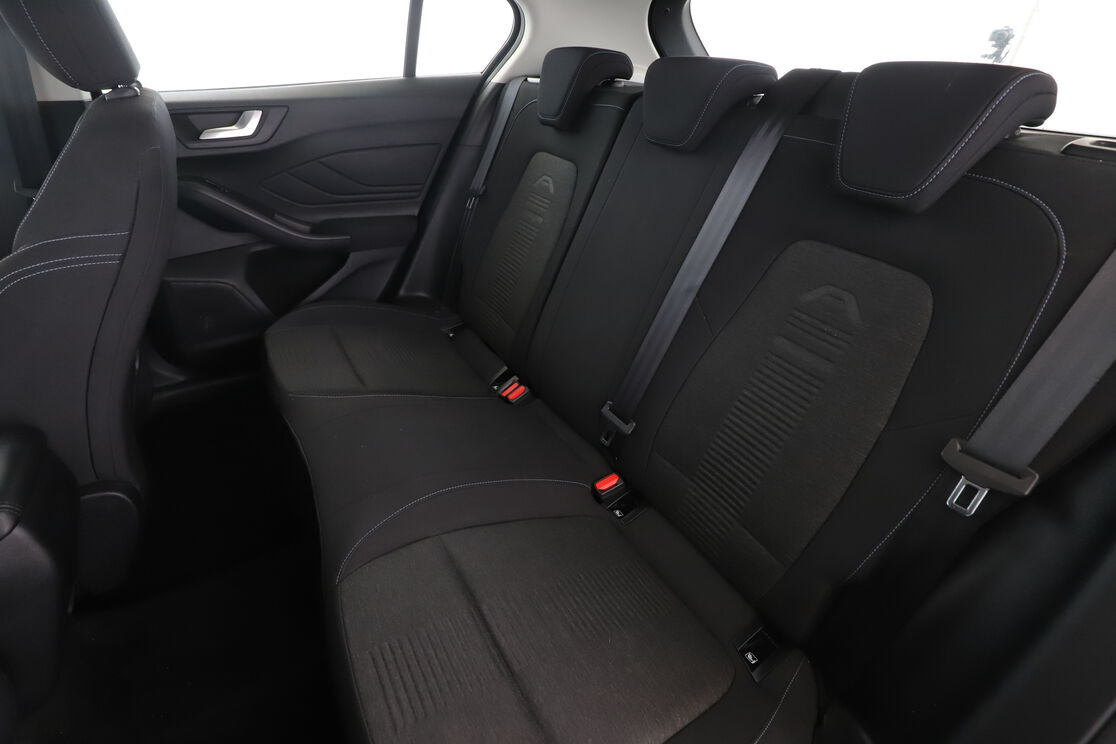 Ford Focus 1.0 EcoBoost Active — photo 13