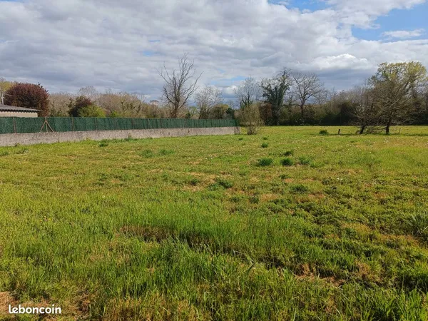 Terrain à vendre - Lée (64320) - 1200 m²