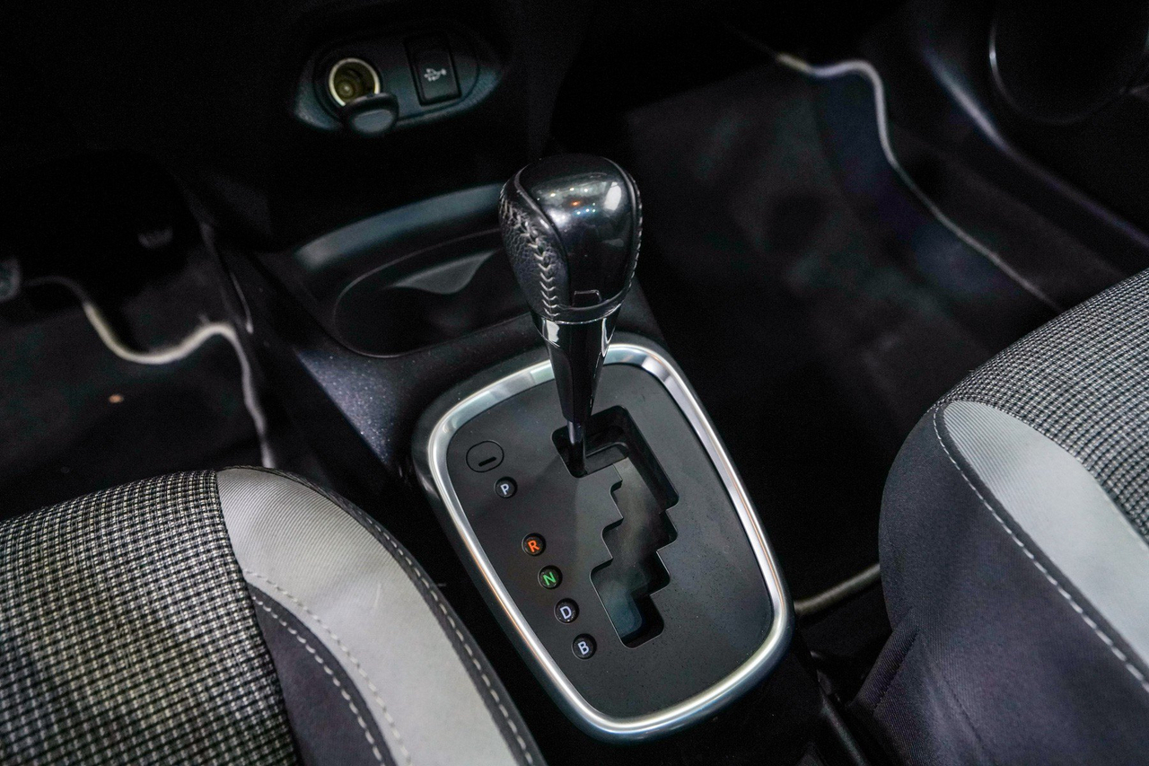 Toyota Yaris 3 — photo 25
