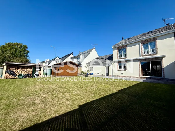 Maison familiale de 120 m² , 4 chambres, bureau, combles aménagés et 2 garages
