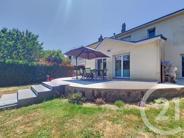 Maison 9 pièces 200 m²