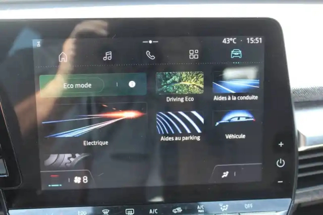 Renault Megane e-tech ev60 220 ch super charge — photo 41