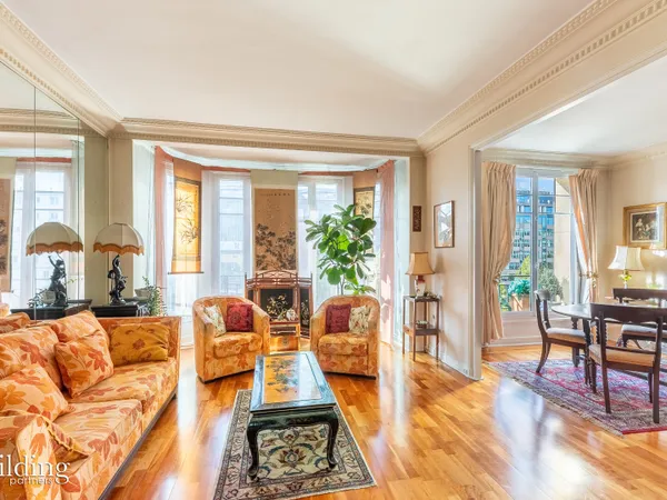 Proche Mairie - 156.50m² - 3/4 chambres