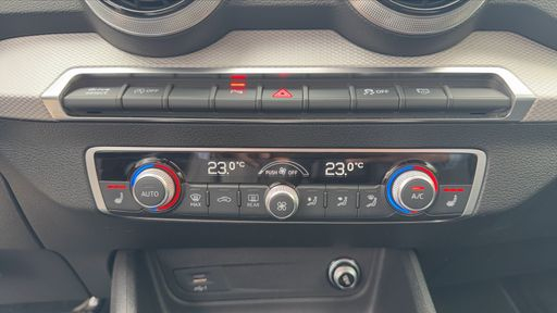 Audi Q2 35 TFSI 150 S tronic 7 - Design Luxe – 2020 – 63657 km – Essence – Boîte Automatique — photo 17