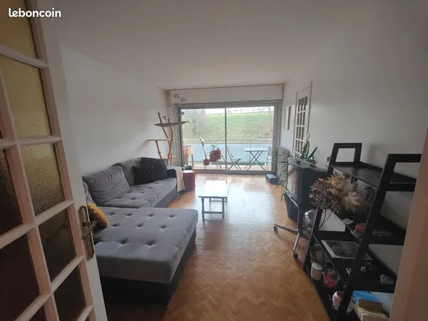 Appartement lumineux et traversant - 79,5 m² avec balcon et stationnement
