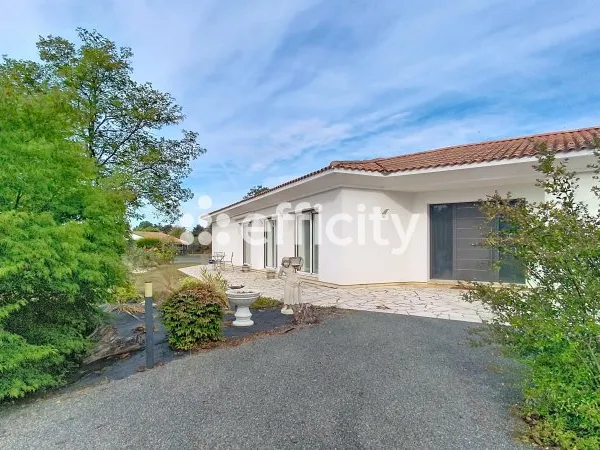 Maison 6 pièces 212 m²
