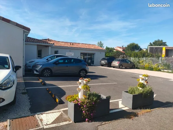Bureau vide temps plein et bureaux meublés à temps partiel
