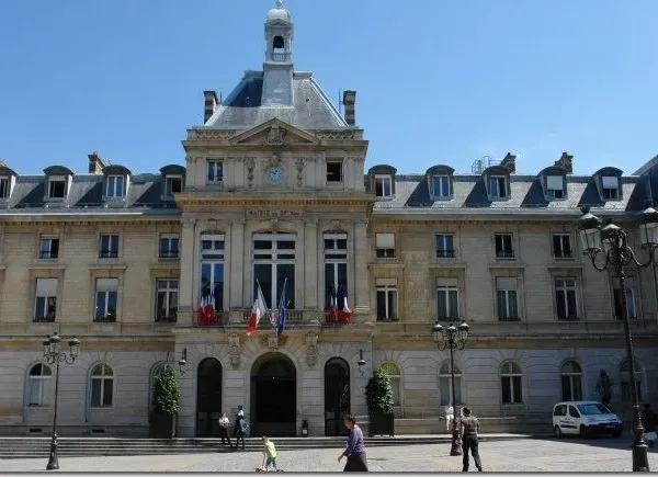 ✨ À LOUER - ESPACE DE 15 m² POUR FREELANCE - PARIS 15e ✨
