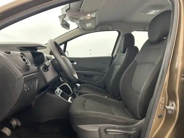 Renault Captur tce 120 energy — photo 18
