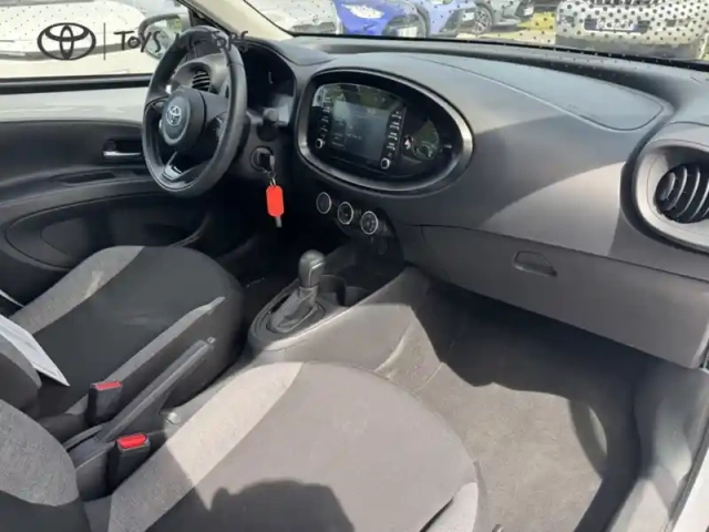 Toyota Aygo 1.0 vvt-i 72 dynamic — photo 6