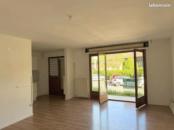 Appartement T3 de 76 m² avec balcon et parking - Belley centre