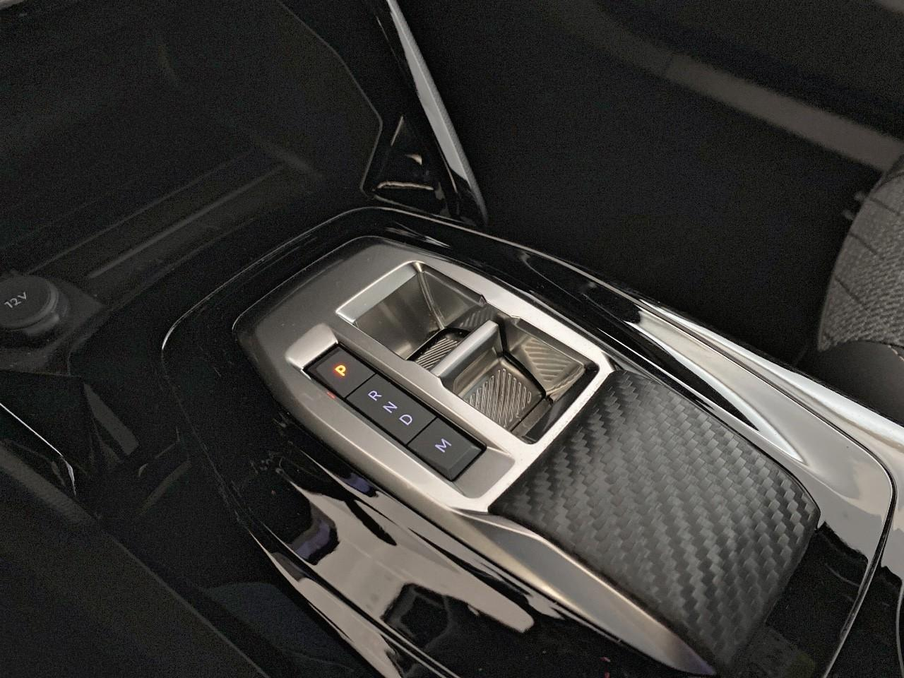 Peugeot 2008 hybrid 145 ch e-dcs6 allure — photo 18