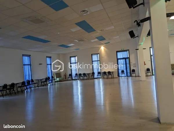 Local 976 m²