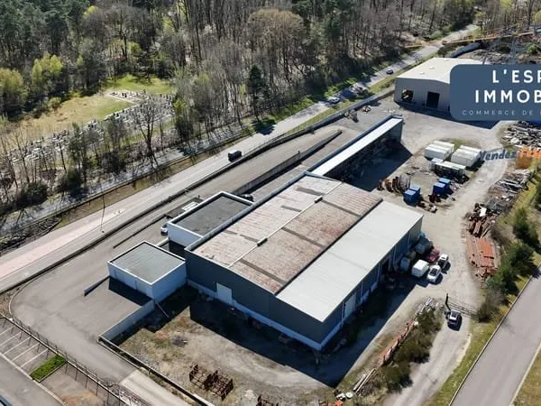 Immeuble industriel 900 m²