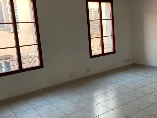 Location appartement Signes (Var)