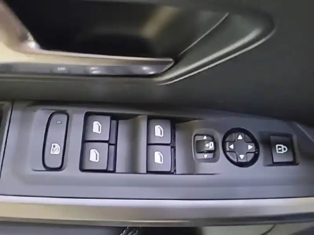 Peugeot 5008 hybrid 136 e-dcs6 — photo 32