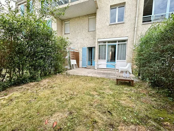 Appartement 5 pièces en duplex avec terrasse et jardin privatif