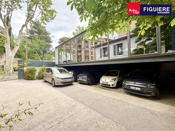 Bureaux 2 pièces 541 m²