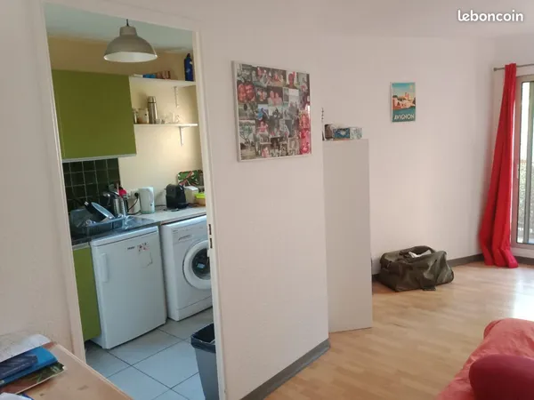 T1 meublé, 1 pièce + cuisine, balcon et parking, 510