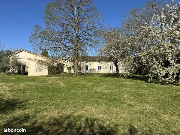 Maison 290 m² La Chapelle-Moulière