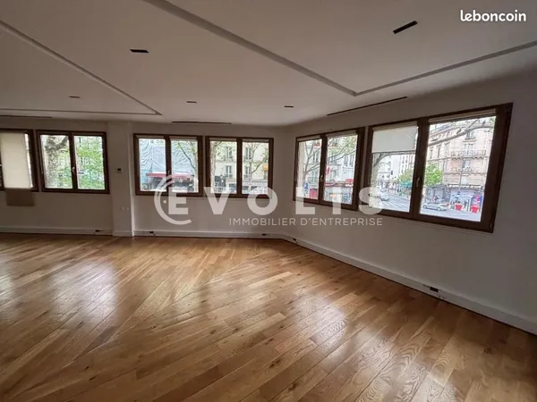 Bureaux 225 m²