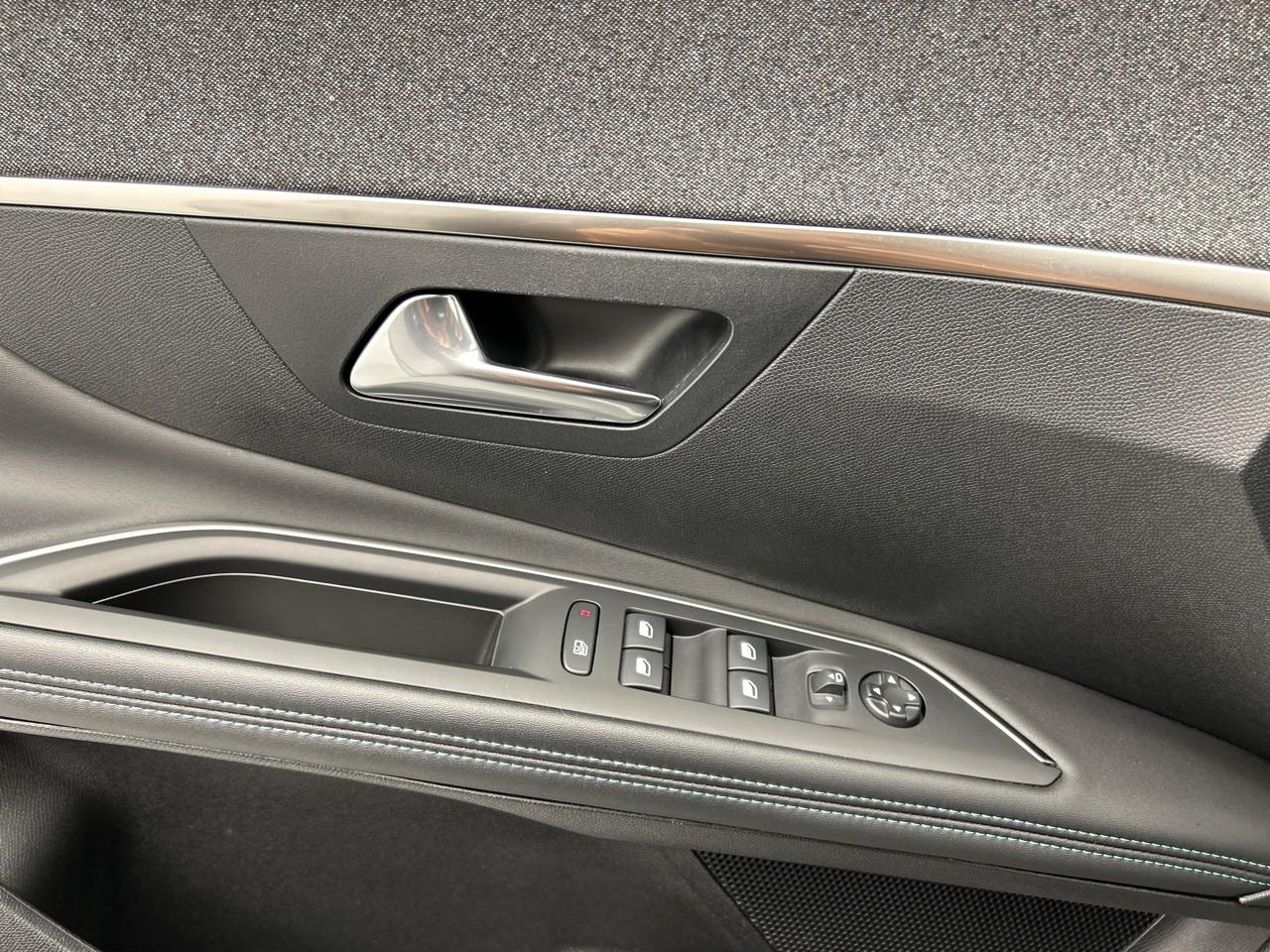 Peugeot 3008 bluehdi 130ch s&s eat8 allure pack — photo 31