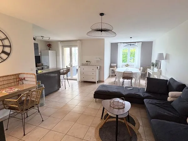 Rare à Azieu - T3 traversant 72 m² avec terrasse plein sud sans vis-à-vis