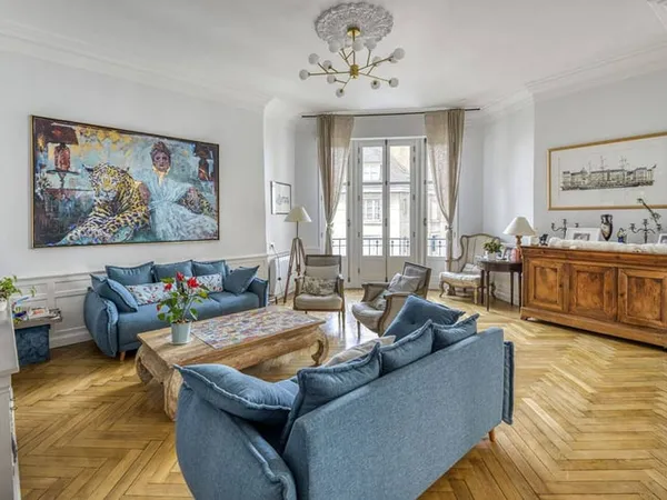 Appartement 6 pièces 199 m²