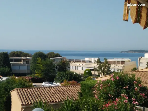 La Ciotat quartier Fontsainte T2 meublé, climatisation, vue mer, parking privatif