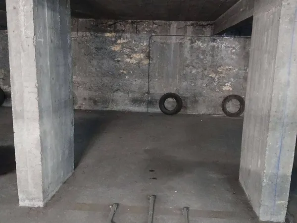Parking 13 m²