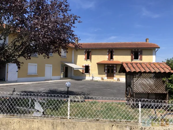 Maison avec dépendances 6 pièces 223 m²