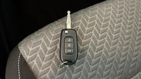 Renault Clio 1.5 Blue dCi 100ch Evolution — photo 16