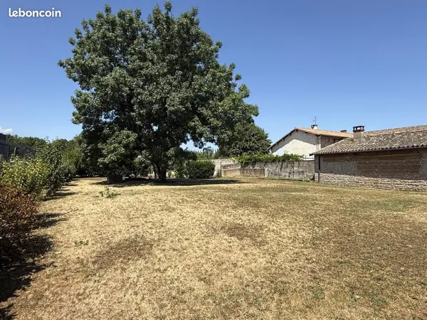 Terrain 470 m² Macon