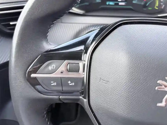Peugeot 2008 electrique 136 ch — photo 15