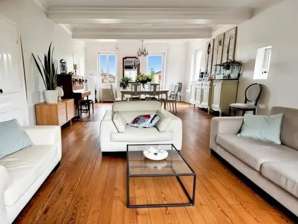 Maison 9 pièces 230 m²
