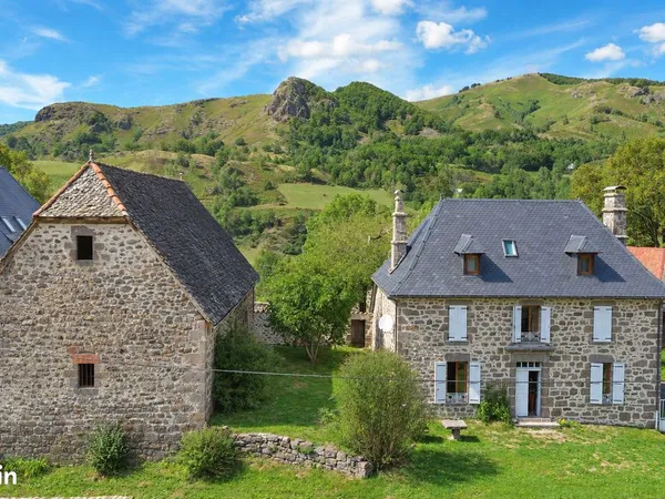 Maison de caractére vallée de la Jordanne
