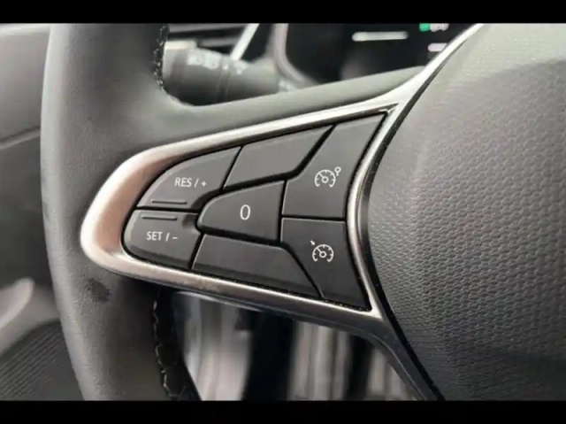 Renault Clio 1.5 blue dci 100ch evolution - 24 — photo 9