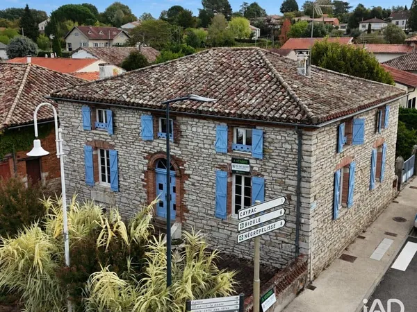 Maison 6 pièces 220 m²