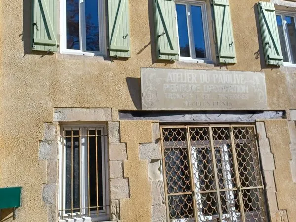 Les Vans .Ardèche. Maison de ville indépendante sur 2 niveaux