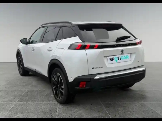 Peugeot 2008 e- 136ch gt pack — photo 3